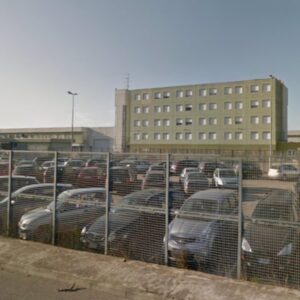 Alessandria, detenuto aggredisce tre agenti nel carcere San Michele