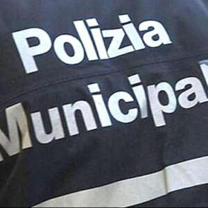 Novi Ligure: agente della Municipale investito durante un controllo