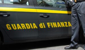Maxi sequestro di mascherine in un magazzino di Novi Ligure