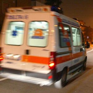 Serravalle Scrivia: sostanza pericolosa nella Scrivia, ribaltato un tir sull’A7. Ci sono 6 km di coda