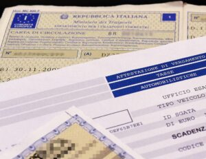 Assicurazione online si rivela una truffa: sequestrata l’auto