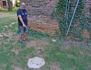 In castello si spengono le luci della torre: “Lavori troppo cari”