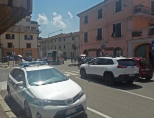 Investita sulle strisce in via Garibaldi, donna finisce in ospedale