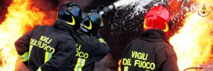 Fiamme all’ex Subalpina, sul posto anche l’Arpa