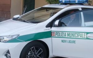Investe bambino e scappa, identificato