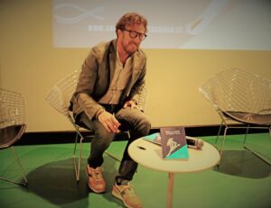 “Andar per schegge”, il lungo viaggio di un ultra maratoneta