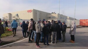 S.I.Cobas bloccano i magazzini Coop