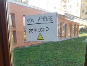 Alle nuove scuole Martiri ancora guai per l’umidità (e non solo)