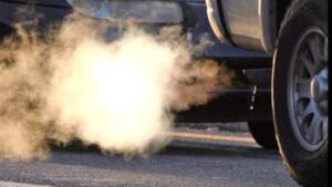 Lo smog non se ne va: nuovi limiti per auto e riscaldamento