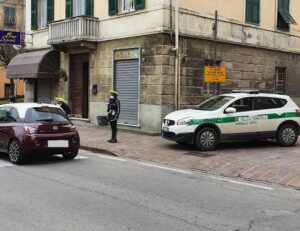 Sorpreso a girare in auto: non aveva nemmeno la patente
