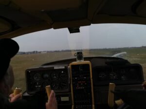 Aeroporti chiusi ed esami rimandati: la testimonianza