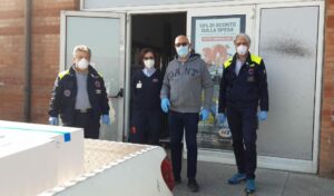 Unes, i dipendenti donano la strenna all’ospedale