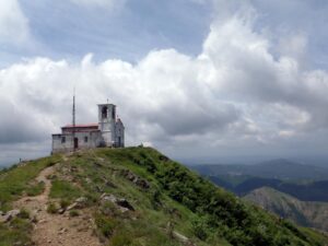 Monte Tobbio, al via i lavori di sistemazione dei sentieri