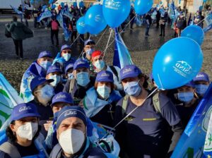 Infermieri al fronte “sottopagati e sotto organico”: la protesta del NurSind