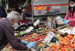 Mercato solo con i banchi alimentari. E Dolci Terre non si farà