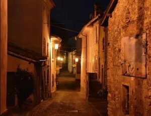 Notte al buio per centinaia di persone senza elettricità