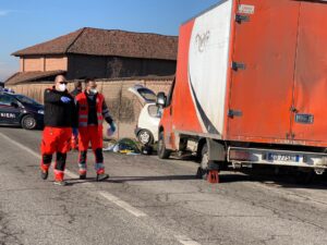 Auto esce di strada a Bosco Marengo: muore donna di 87 anni