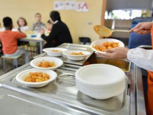 Mensa, domani al via le iscrizioni per le scuole elementari