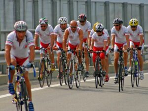 Ciclismo, il giro del Croce Rossa fa tappa in città