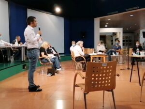 «Feste Pd, i tavoli stoccati in capannoni pubblici». «C’è un contratto d’affitto»