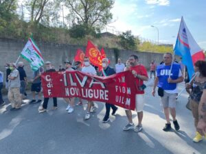 Ex Ilva: presidio in strada dei lavoratori in sciopero