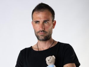 “Il libro sul comodino” ospita l’attore Davide Fabbrocino