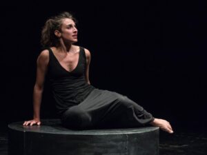 Debora Benincasa porta in scena una giovane Antigone
