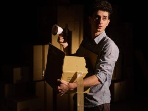 Il teatro racconta “Blasé”, la brutta società dell’omologazione