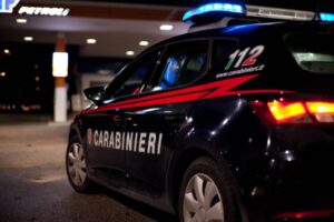 Aggressivo e violento nel locale: inflitto il Daspo Willy a un 33enne