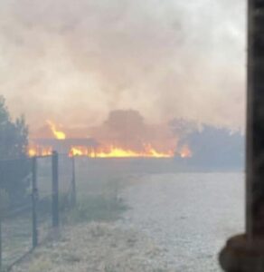 Novi, frazione Merella: incendio vicino alle case