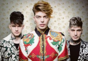 The Kolors, alle ex caserme il trio sulla cresta dell’onda