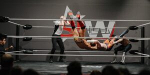 Vanja porta a Novi gli spettacolari scontri di wrestling