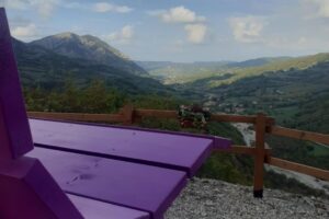 A Mongiardino si inaugura la prima “Big Bench” della val Borbera