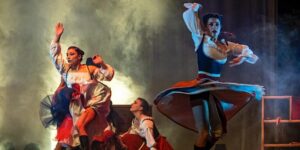 Un’acrobazia porta danze del Sud, jazz e swing al teatro Marenco