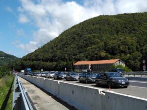 Cantieri e chiusure notturne: settimana campale sulla A26