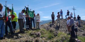 Croce degli Alpini, messa in quota per ricordare anche Chaves, Salvucci e Mennella