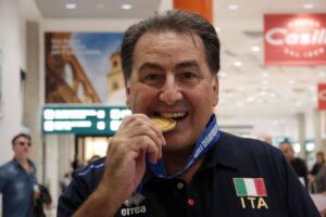 Fefé De Giorgi per il compleanno della Novi Pallavolo