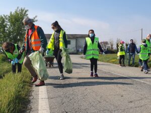 “Dolci al verde”, i volontari domani in azione per ripulire la città