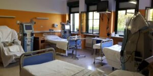 «Nefrologia, pochi medici e reparto a rischio»: l’allarme dei Dem