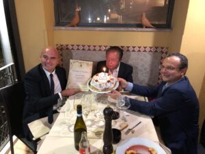 “55 anni di ferie a Taormina”: il sindaco De Luca premia il novese Luciano Negri