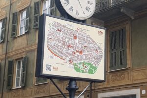 Novi “rovesciata” nella mappa turistica: «Non si può consultare»