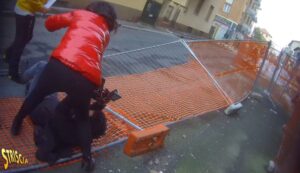 Novi, pugni e insulti razzisti all’inviata di Striscia la Notizia