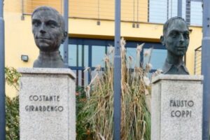 Mario Leveni, Novi omaggia lo scultore e pittore con una mostra