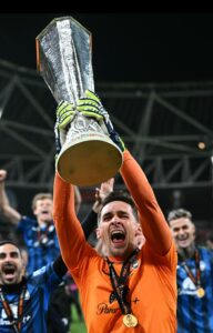 I guanti Effeti ‘abbracciano’ l’Europa League