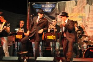 Serravalle, tributo ai Blues Brothers con una band da 12 elementi