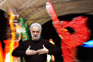 L’arte di Marco Lodola illumina il Museo dei Campionissimi