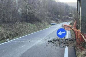 Voltaggio, crollo alla ex cartiera: chiusa la strada della Bocchetta