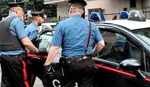 Pusher arrestato nel centro storico di Novi: 36 dosi e 5.000 euro di cocaina