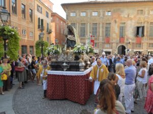 Fiera d’agosto e fuochi d’artificio per la Madonna della Neve