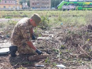 Ordigno trovato vicino alla linea ferroviaria